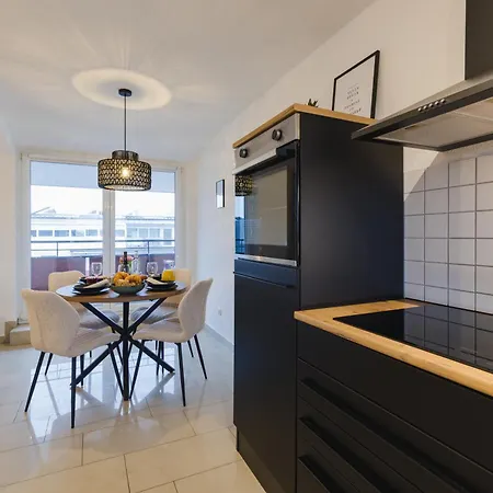 Moderne 2-zimmer - Kostenloser Parkplatz Apartment *